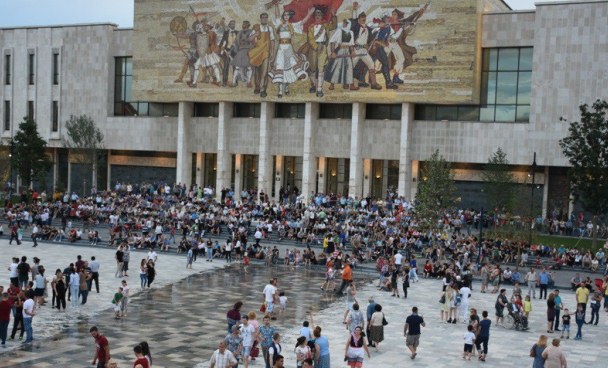 Dendesia me e larte e popullsise: Kryeson Tirana, ja qarqet qe u rriten ne 2018